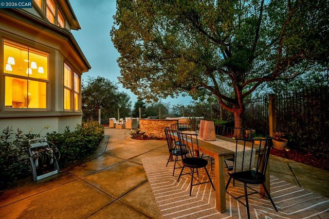 135 Diablo Ranch Court, Danville, CA 94506