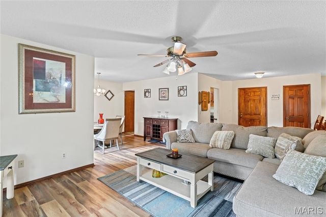 3709 Candlewyck Club Drive A, Florissant, MO 63034