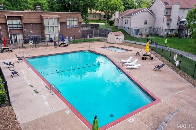 3709 Candlewyck Club Drive A, Florissant, MO 63034