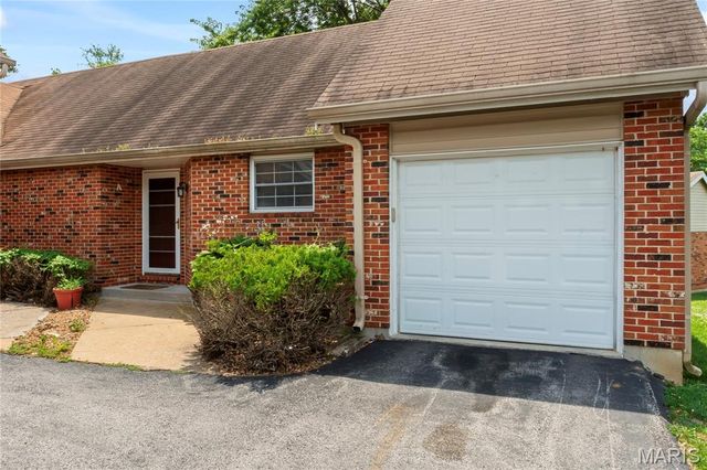 3709 Candlewyck Club Drive A, Florissant, MO 63034