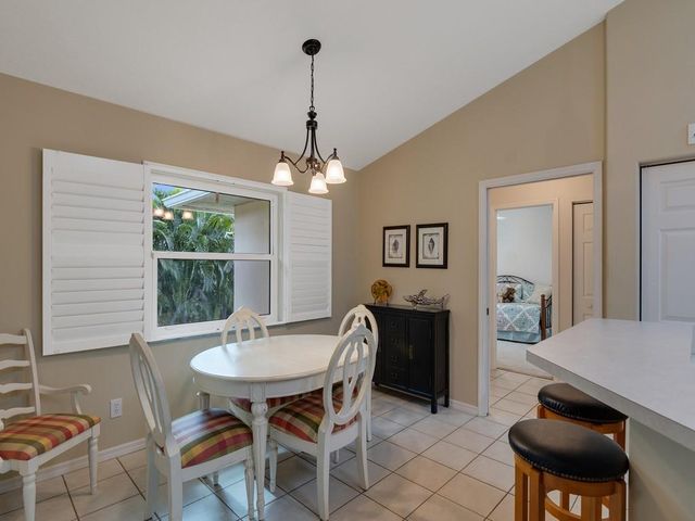 4425 12th Mnr SW, Vero Beach, FL 32968