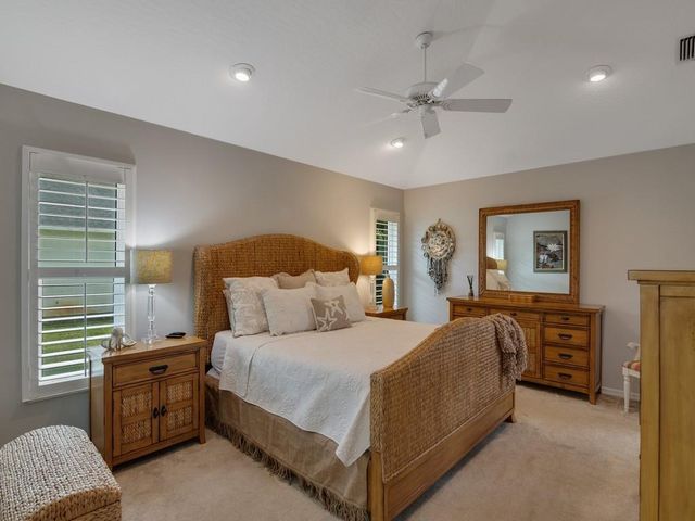 4425 12th Mnr SW, Vero Beach, FL 32968