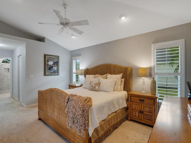 4425 12th Mnr SW, Vero Beach, FL 32968