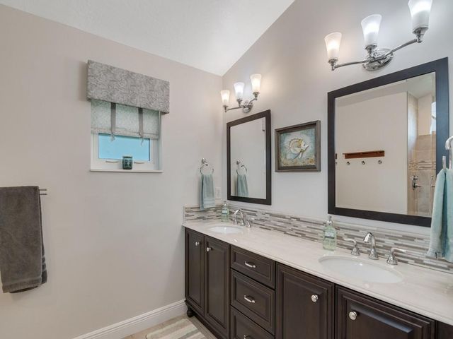 4425 12th Mnr SW, Vero Beach, FL 32968