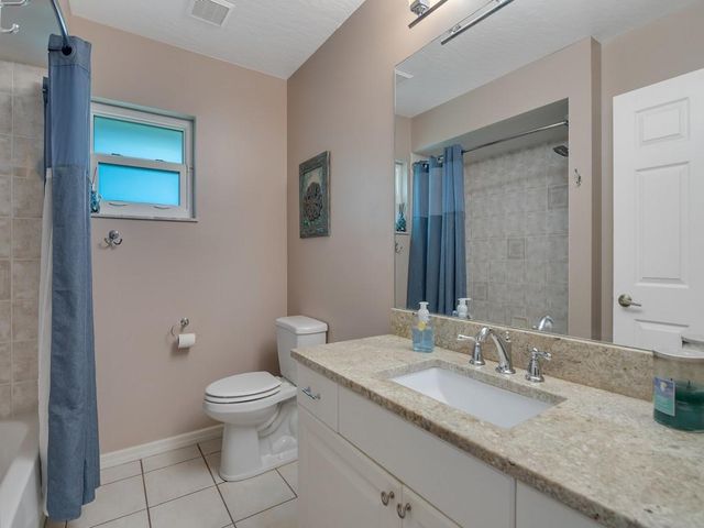 4425 12th Mnr SW, Vero Beach, FL 32968