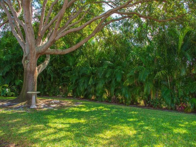 4425 12th Mnr SW, Vero Beach, FL 32968