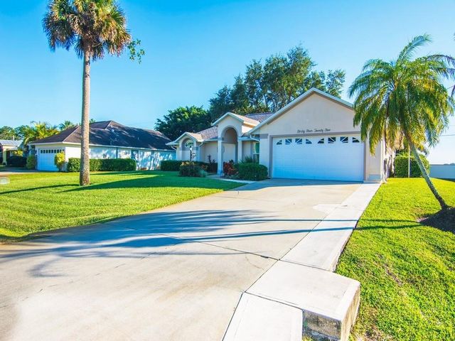 4425 12th Mnr SW, Vero Beach, FL 32968