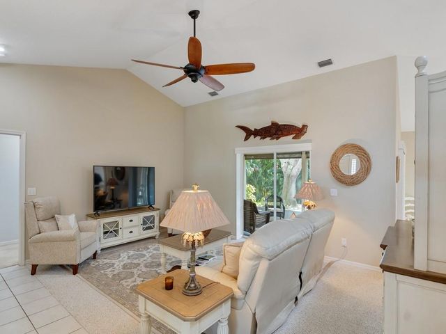 4425 12th Mnr SW, Vero Beach, FL 32968