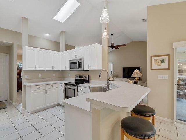 4425 12th Mnr SW, Vero Beach, FL 32968