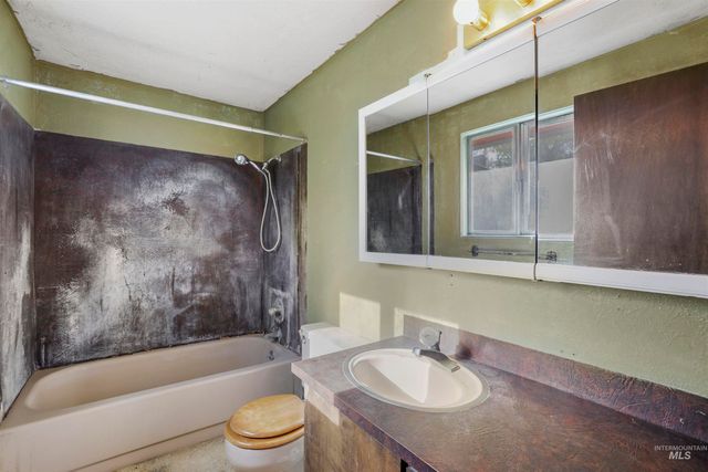 2515 East 3700 North, Twin Falls, ID 83301