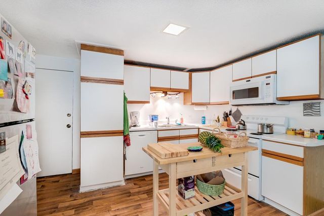 4005 W 44th Street C, Edina, MN 55424