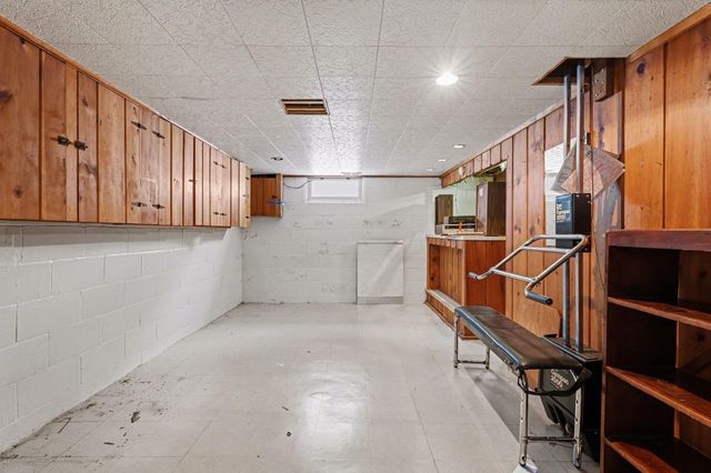 225 Lagoon Beach Drive, Bay City, MI 48706