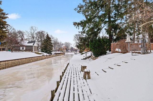 225 Lagoon Beach Drive, Bay City, MI 48706