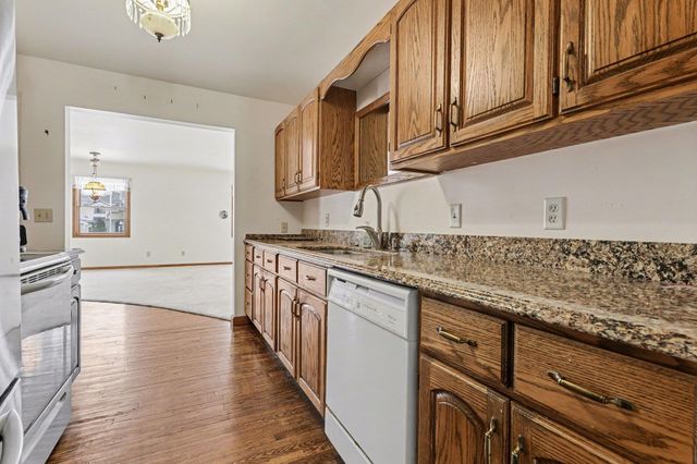 225 Lagoon Beach Drive, Bay City, MI 48706