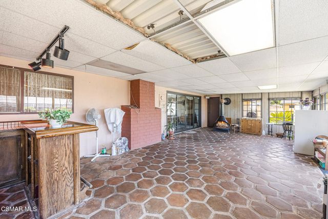 2991 Theresa Drive, Newbury Park, CA 91320