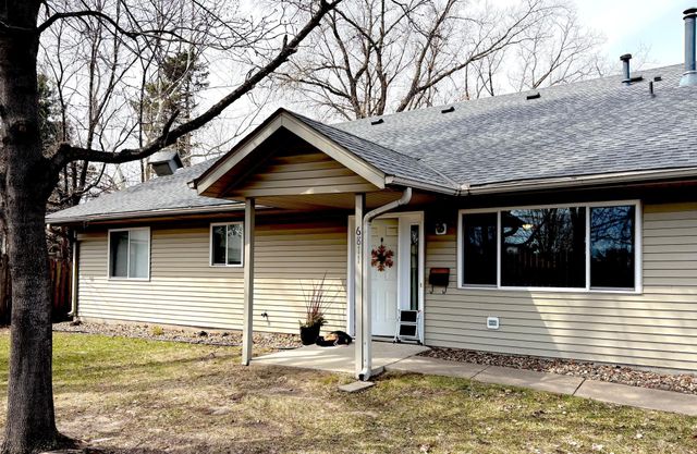 6811 York Place N 4, Brooklyn Center, MN 55429