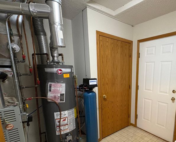 6811 York Place N 4, Brooklyn Center, MN 55429