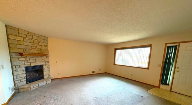 6811 York Place N 4, Brooklyn Center, MN 55429