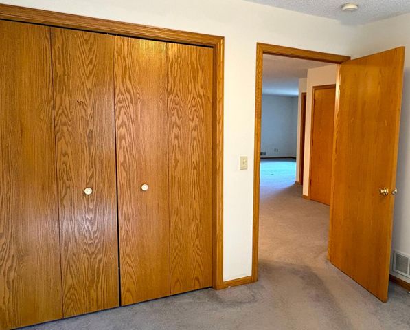 6811 York Place N 4, Brooklyn Center, MN 55429