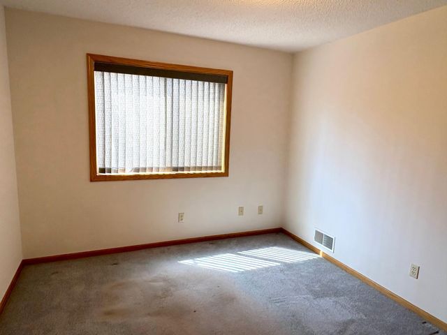 6811 York Place N 4, Brooklyn Center, MN 55429