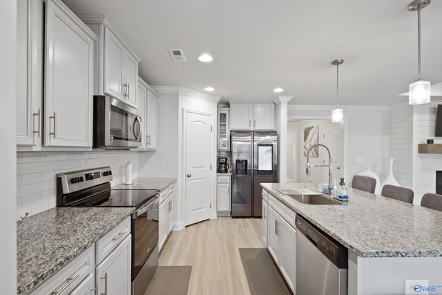 6077 Thorntons Way Circle, Huntsville, AL 35810