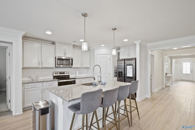6077 Thorntons Way Circle, Huntsville, AL 35810