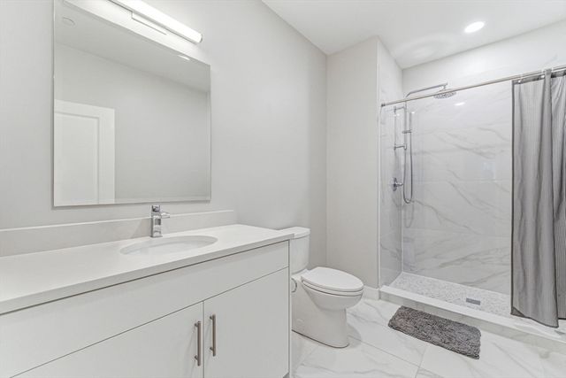 157 Chestnut St 203, Chelsea, MA 02150