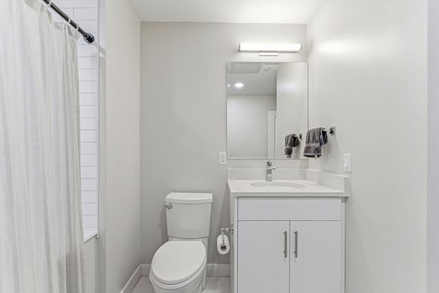 157 Chestnut St 203, Chelsea, MA 02150