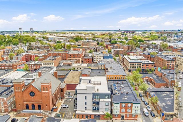 157 Chestnut St 203, Chelsea, MA 02150
