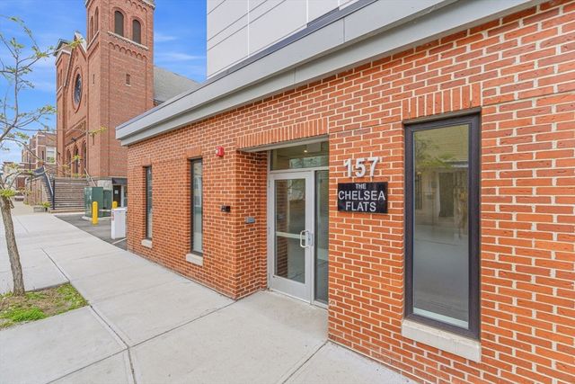 157 Chestnut St 203, Chelsea, MA 02150