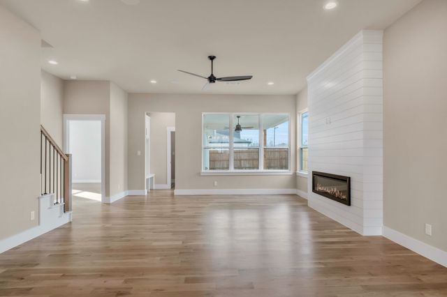 207 W 7th Street, Justin, TX 76247