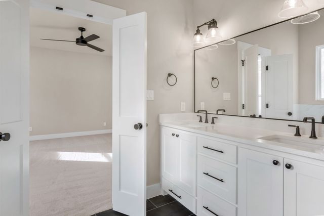 207 W 7th Street, Justin, TX 76247