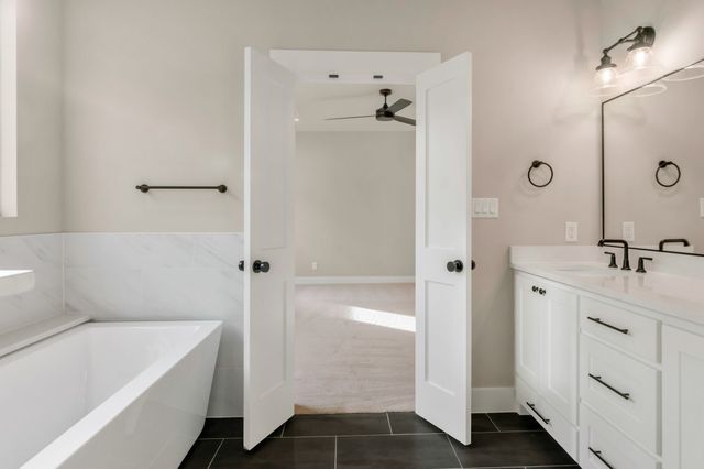 207 W 7th Street, Justin, TX 76247