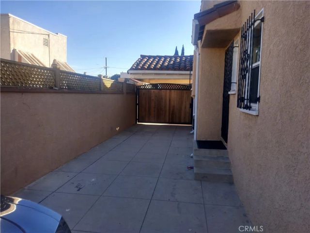 2035 W 71st, Los Angeles, CA 90047