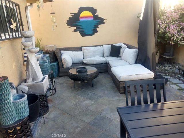 2035 W 71st, Los Angeles, CA 90047