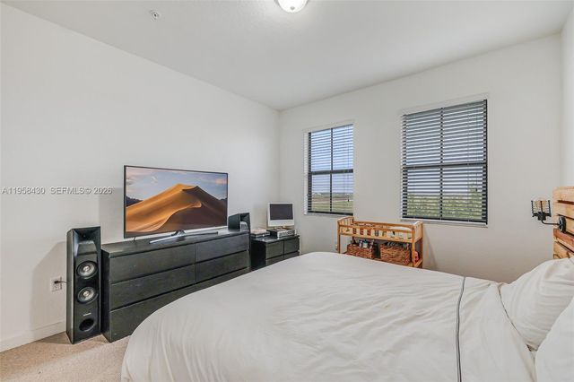 15500 SW 136th St 202, Miami, FL 33196