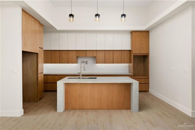 1704 S Middleton Street, Edinburg, TX 78539