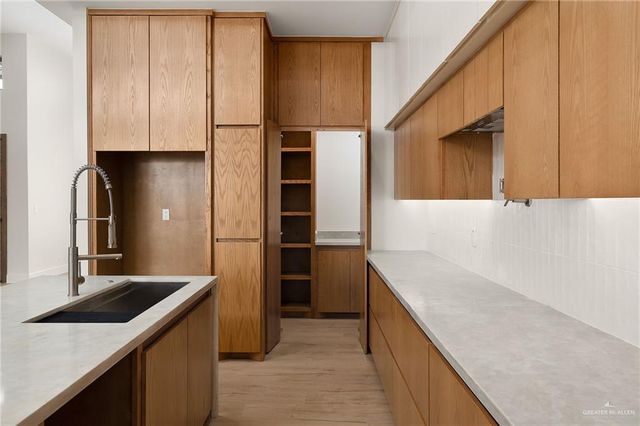 1704 S Middleton Street, Edinburg, TX 78539