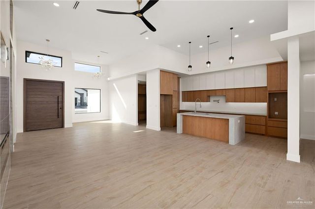 1704 S Middleton Street, Edinburg, TX 78539