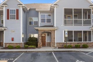 1944 Tara Court 202, Greenville, NC 27858