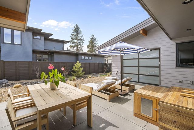 3202 NW Strickland Way, Bend, OR 97703