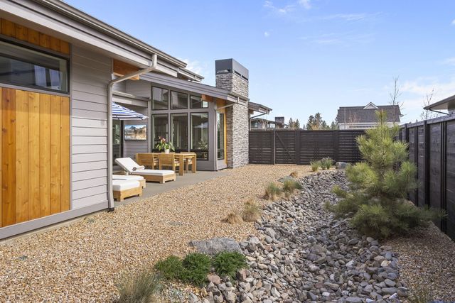 3202 NW Strickland Way, Bend, OR 97703