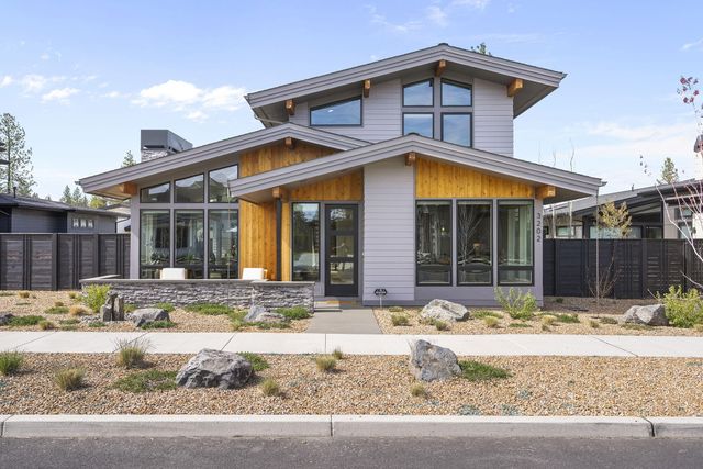 3202 NW Strickland Way, Bend, OR 97703