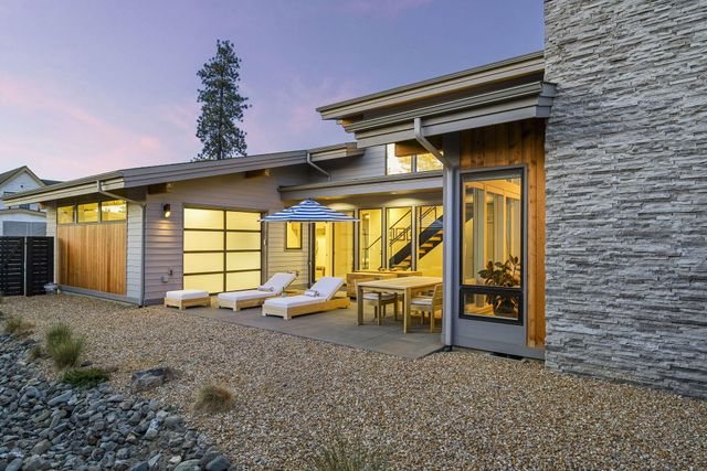 3202 NW Strickland Way, Bend, OR 97703