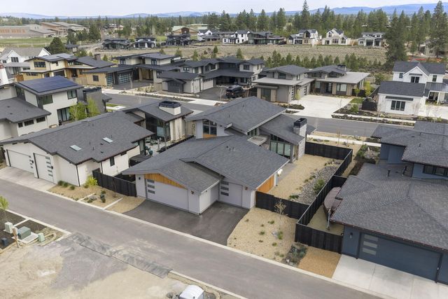 3202 NW Strickland Way, Bend, OR 97703