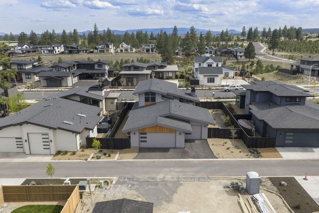 3202 NW Strickland Way, Bend, OR 97703