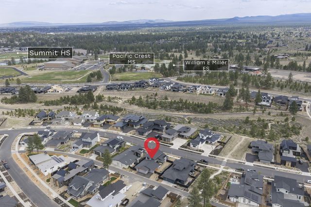 3202 NW Strickland Way, Bend, OR 97703
