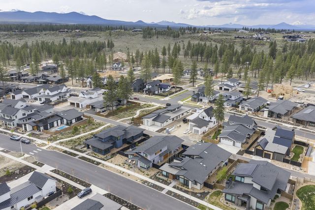 3202 NW Strickland Way, Bend, OR 97703
