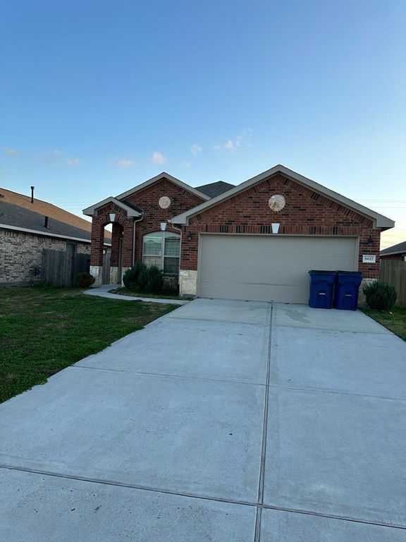8617 Explorer Drive, Texas City, TX 77591