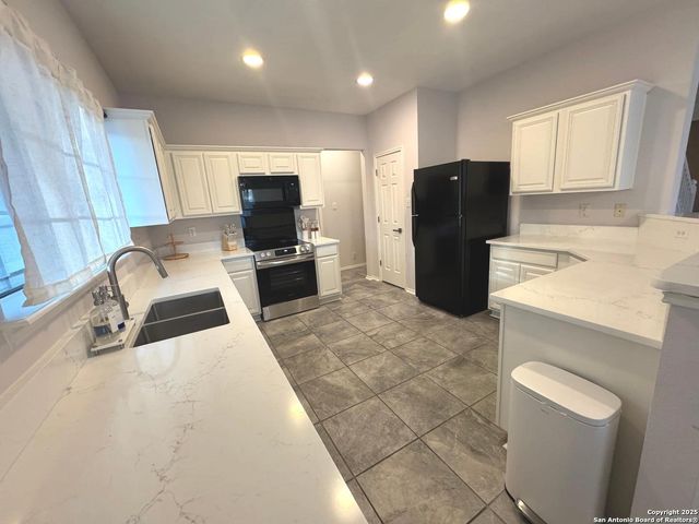 206 Mesa Loop, San Antonio, TX 78258